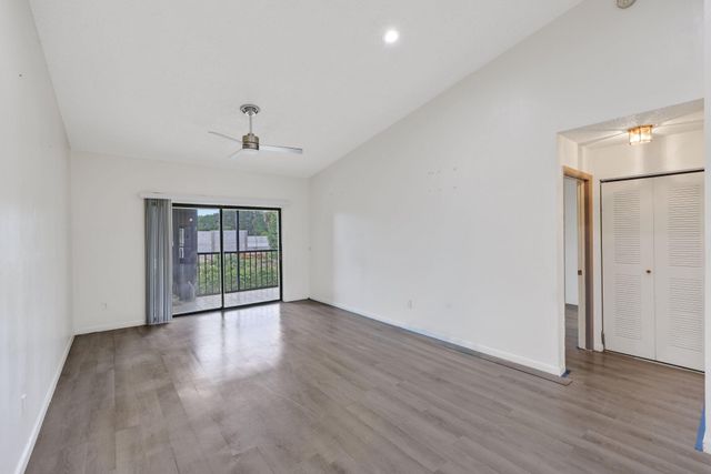 7891 Willow Springs Drive 1022, Lake Worth Beach, FL 33467