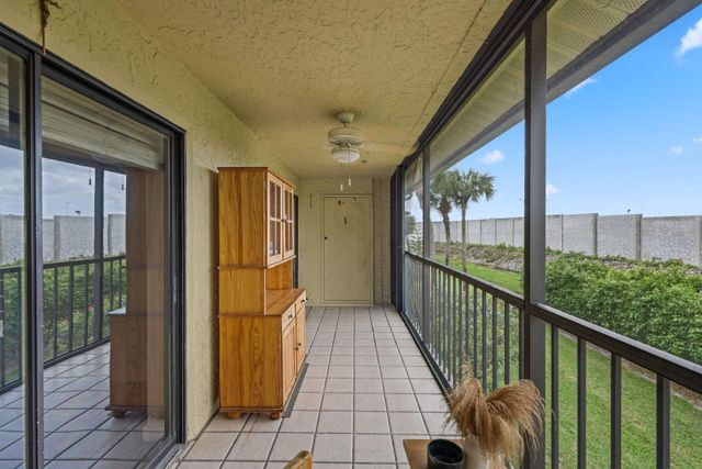 7891 Willow Springs Drive 1022, Lake Worth Beach, FL 33467
