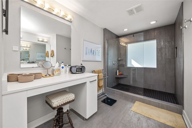 3508 Southern Woods Drive, Des Moines, IA 50321