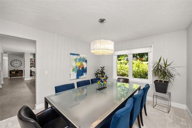 3508 Southern Woods Drive, Des Moines, IA 50321