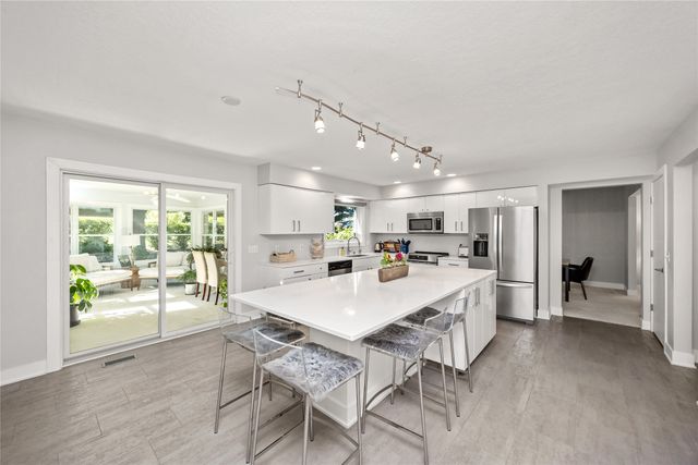 3508 Southern Woods Drive, Des Moines, IA 50321