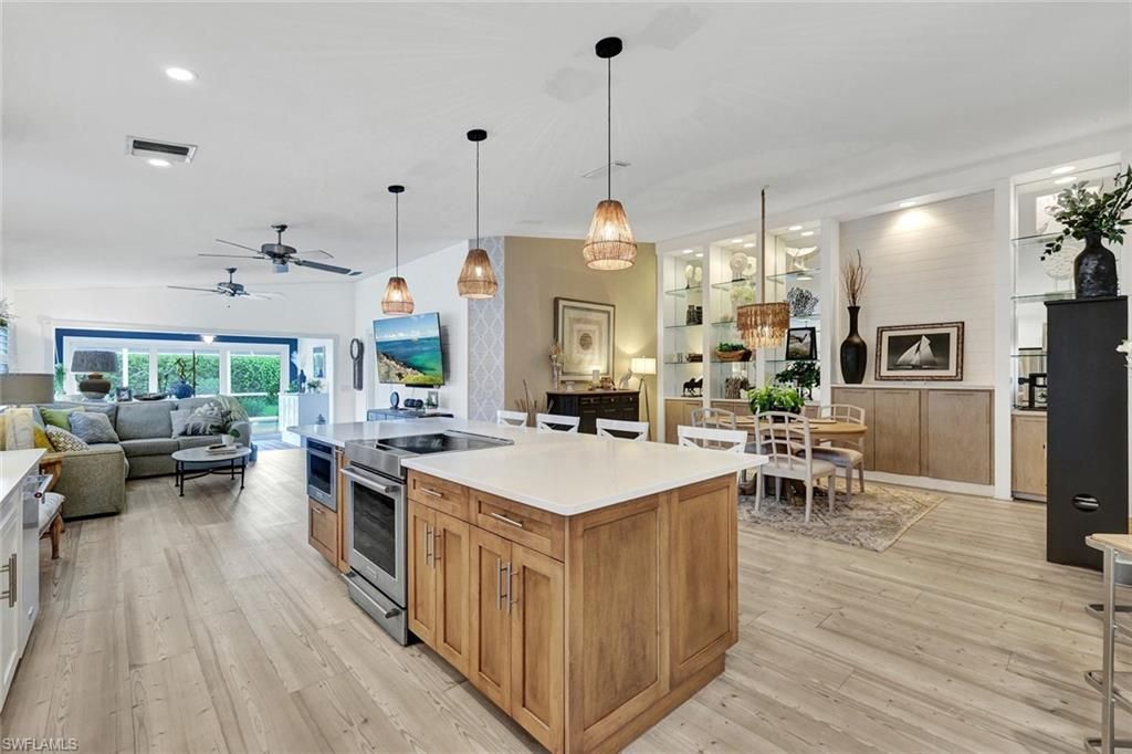 5011 Kingston WAY, NAPLES, FL 34119 — photo 2