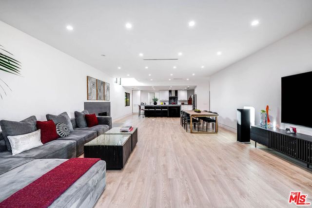 17150 Vintage Street, Northridge, CA 91325