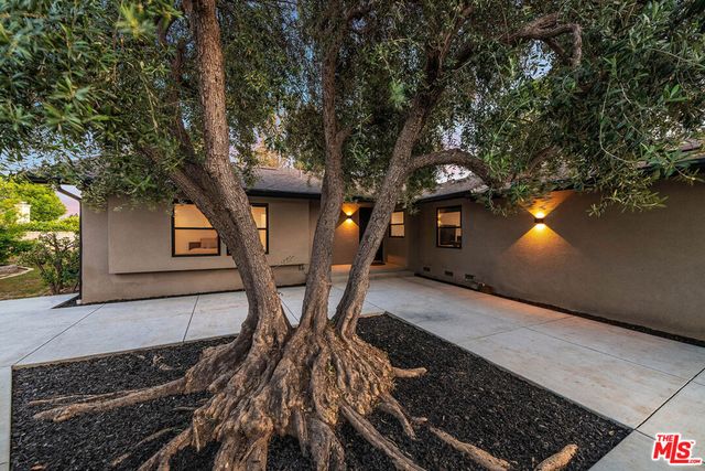 17150 Vintage Street, Northridge, CA 91325