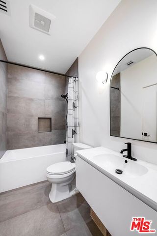 17150 Vintage Street, Northridge, CA 91325