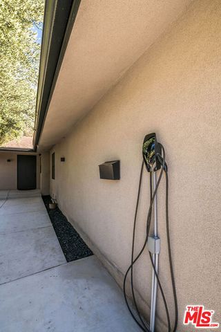 17150 Vintage Street, Northridge, CA 91325