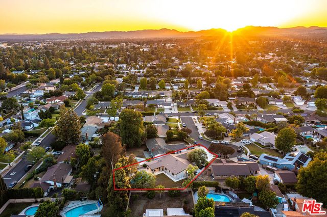 17150 Vintage Street, Northridge, CA 91325