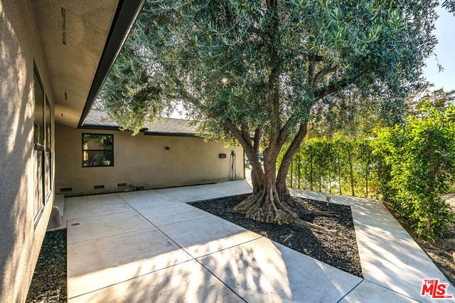17150 Vintage Street, Northridge, CA 91325