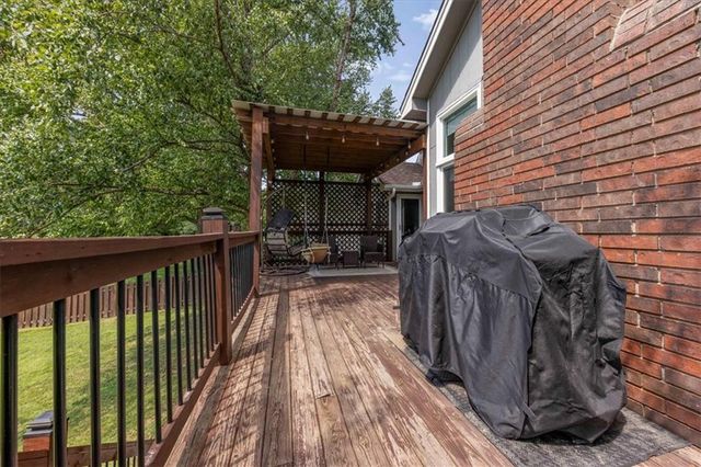 6728 N Quincy Circle, Kansas City, MO 64119