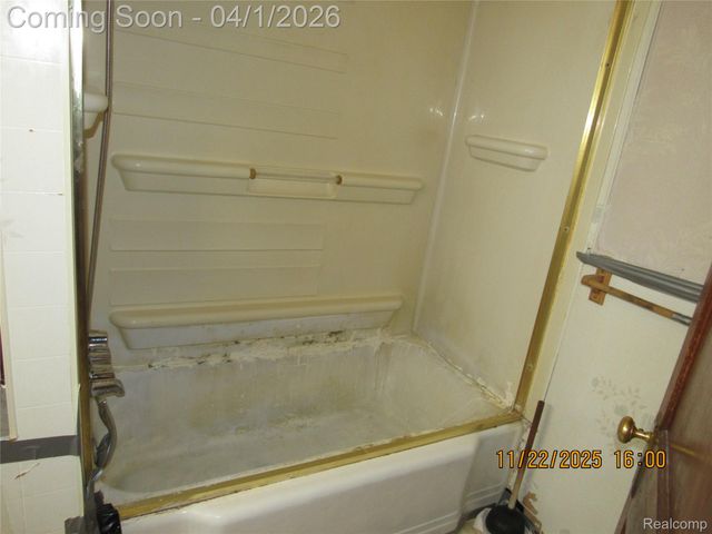 4803 McClellan Street, Detroit, MI 48214