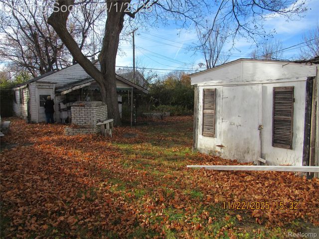 4803 McClellan Street, Detroit, MI 48214