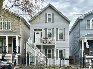 1738 W NELSON Street 2, Chicago, IL 60657