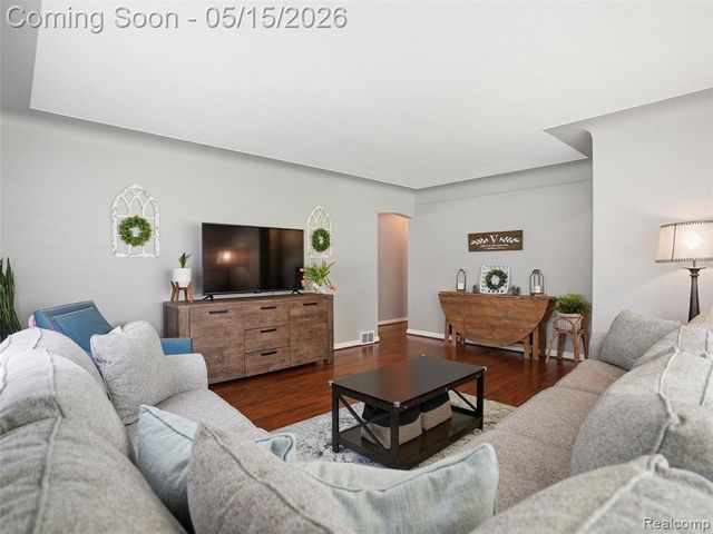 4574 Fella Street, Shelby Twp, MI 48316