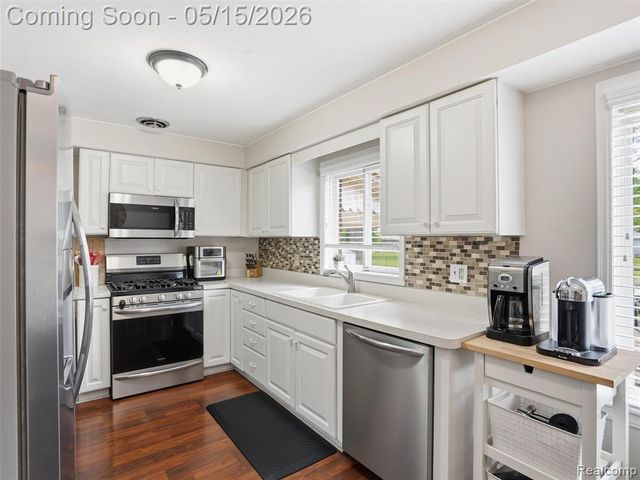 4574 Fella Street, Shelby Twp, MI 48316
