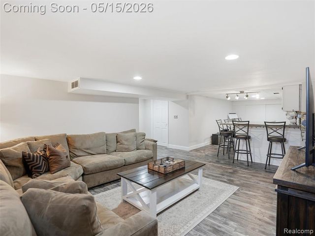 4574 Fella Street, Shelby Twp, MI 48316