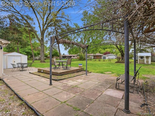 4574 Fella Street, Shelby Twp, MI 48316