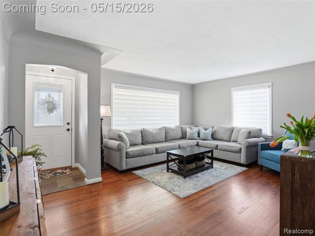 4574 Fella Street, Shelby Twp, MI 48316
