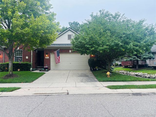 25843 Ashby Drive, Harrison Charter Township, MI 48045