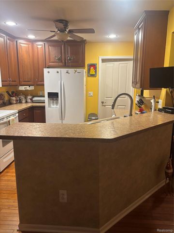 25843 Ashby Drive, Harrison Charter Township, MI 48045