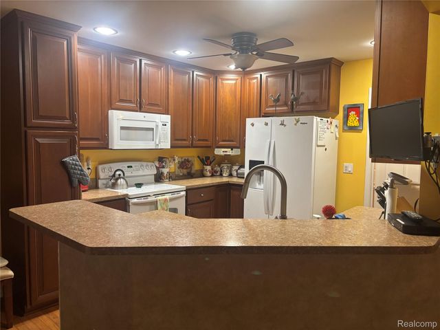 25843 Ashby Drive, Harrison Charter Township, MI 48045