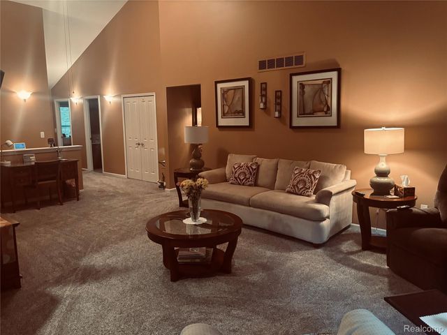 25843 Ashby Drive, Harrison Charter Township, MI 48045