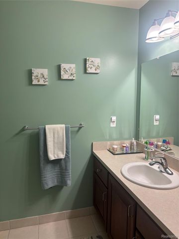 25843 Ashby Drive, Harrison Charter Township, MI 48045