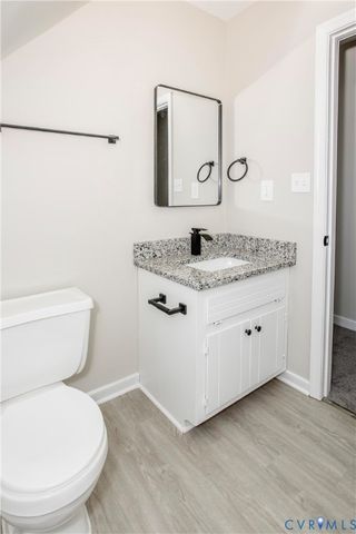 19311 Temple Ave, Colonial Heights, VA 23834