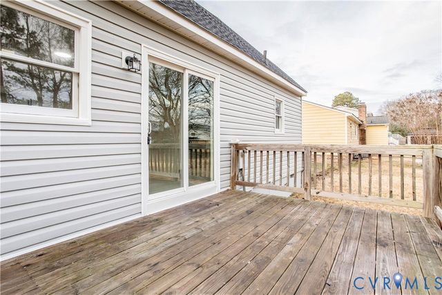 19311 Temple Ave, Colonial Heights, VA 23834