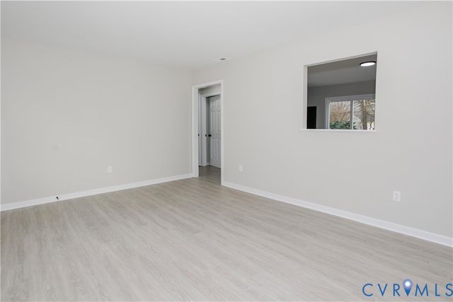 19311 Temple Ave, Colonial Heights, VA 23834