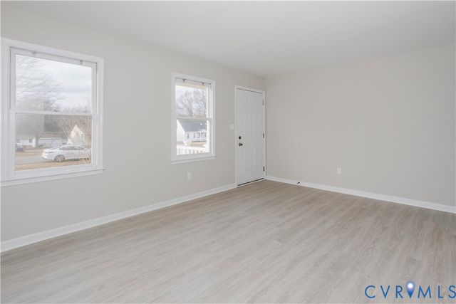 19311 Temple Ave, Colonial Heights, VA 23834