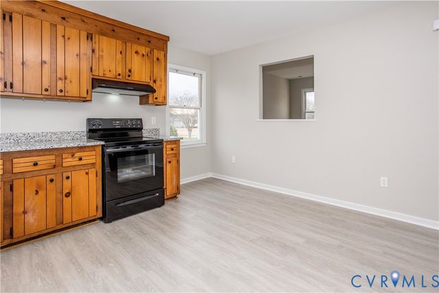 19311 Temple Ave, Colonial Heights, VA 23834