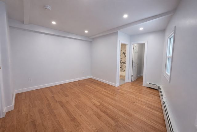 29 Catherine St 1, Boston, MA 02131