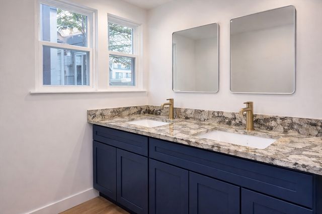 29 Catherine St 1, Boston, MA 02131