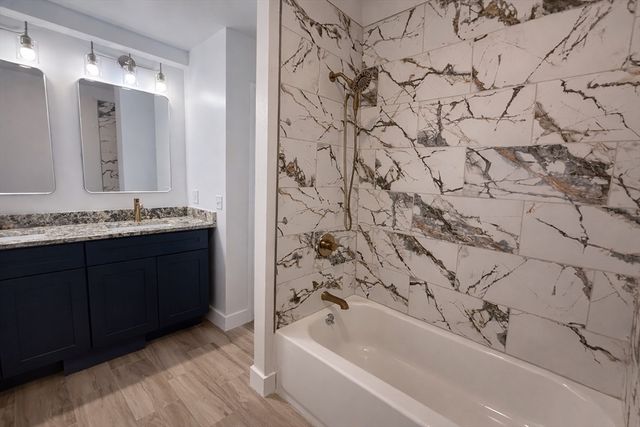 29 Catherine St 1, Boston, MA 02131