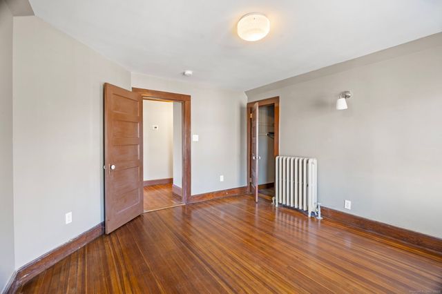 117 Whitney Street 3rd Fl, Hartford, CT 06105