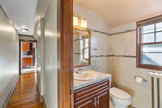 117 Whitney Street 3rd Fl, Hartford, CT 06105