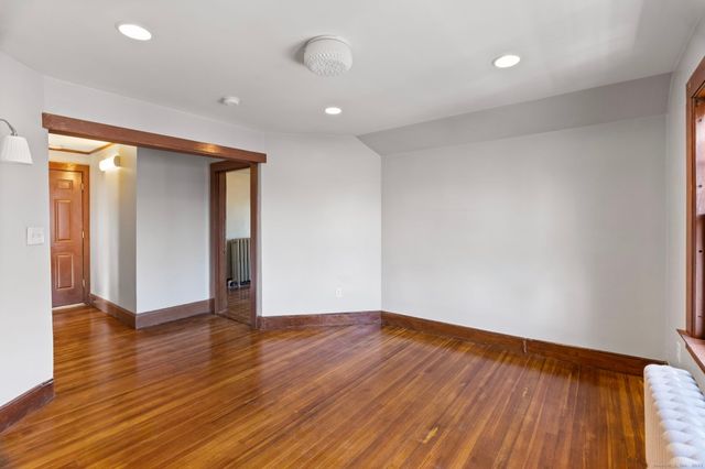 117 Whitney Street 3rd Fl, Hartford, CT 06105