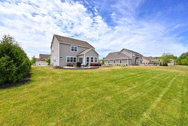 N44W22870 Bridge STREET, Pewaukee, WI 53072