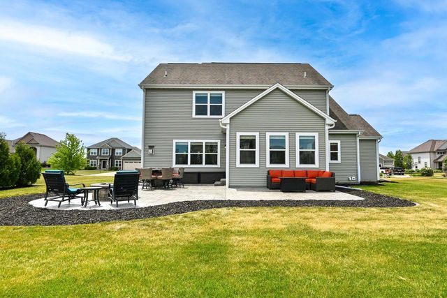 N44W22870 Bridge STREET, Pewaukee, WI 53072