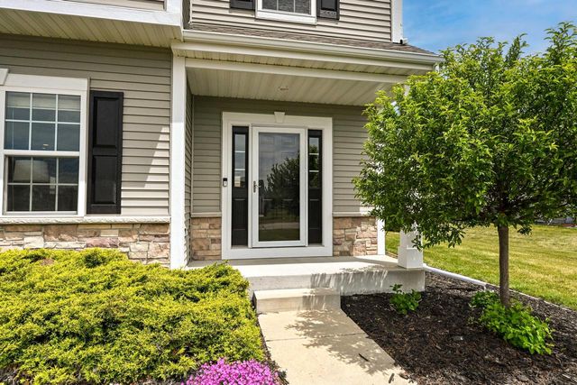 N44W22870 Bridge STREET, Pewaukee, WI 53072