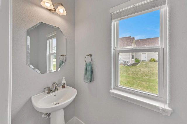N44W22870 Bridge STREET, Pewaukee, WI 53072