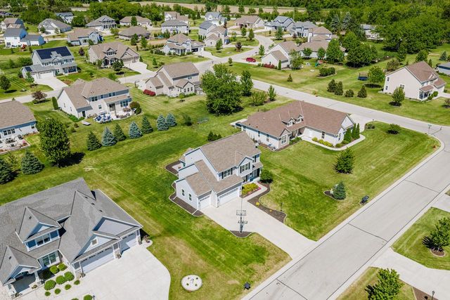 N44W22870 Bridge STREET, Pewaukee, WI 53072