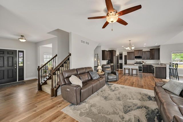 N44W22870 Bridge STREET, Pewaukee, WI 53072