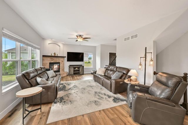 N44W22870 Bridge STREET, Pewaukee, WI 53072