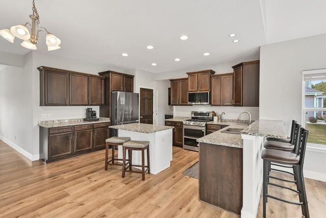 N44W22870 Bridge STREET, Pewaukee, WI 53072