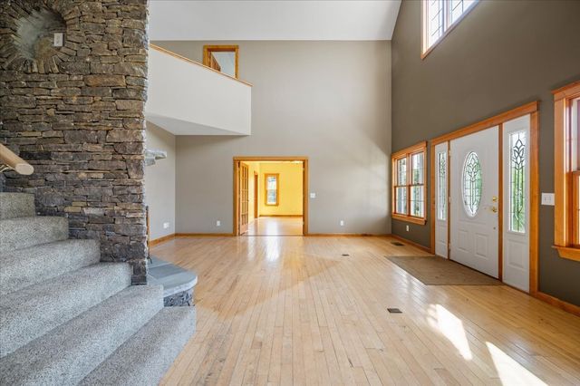 216 Old Wolf Hill Rd, Bethpage, TN 37022