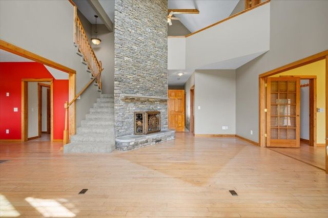 216 Old Wolf Hill Rd, Bethpage, TN 37022