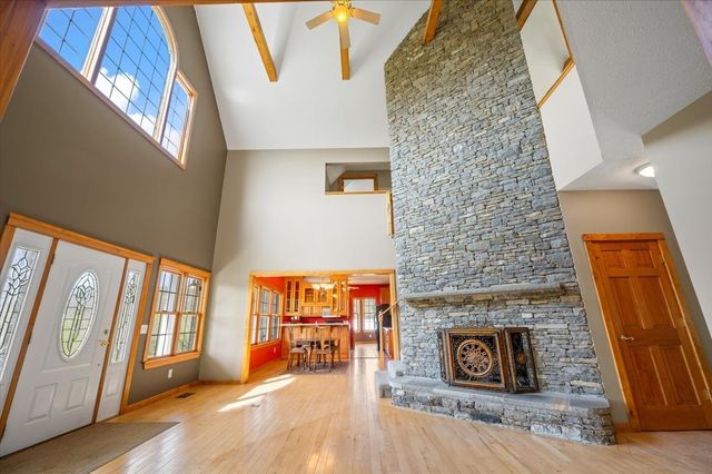 216 Old Wolf Hill Rd, Bethpage, TN 37022
