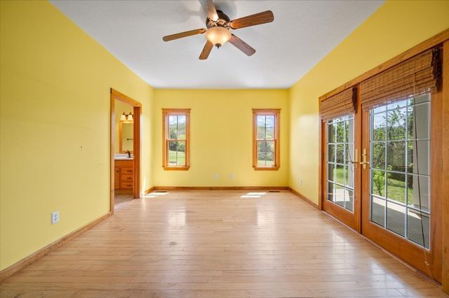 216 Old Wolf Hill Rd, Bethpage, TN 37022
