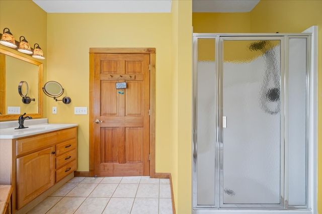 216 Old Wolf Hill Rd, Bethpage, TN 37022